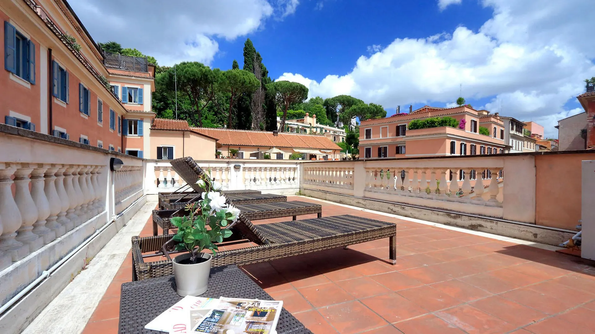 Piazzetta Margutta - My Extra Home contacts
